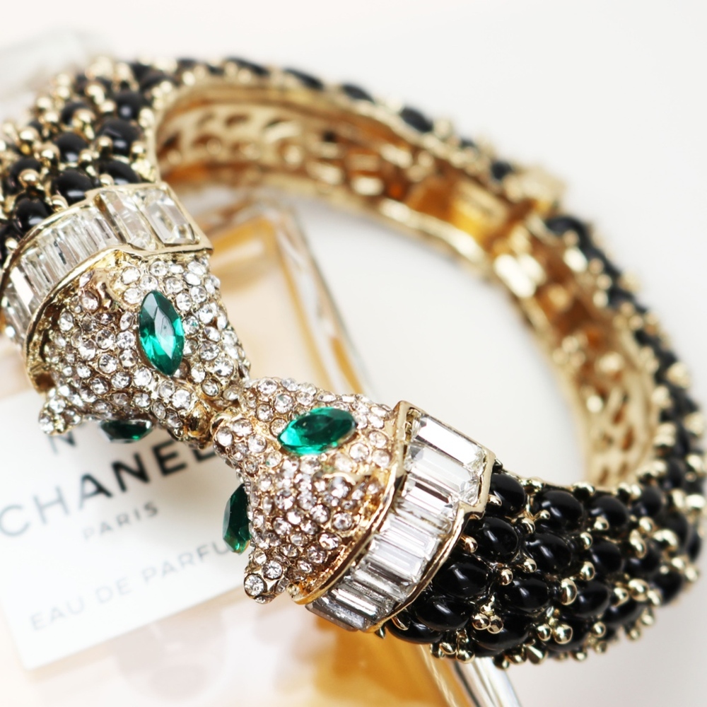 Exquisite Panther Crystal Cuff Bracelet - Picture 5 of 16
